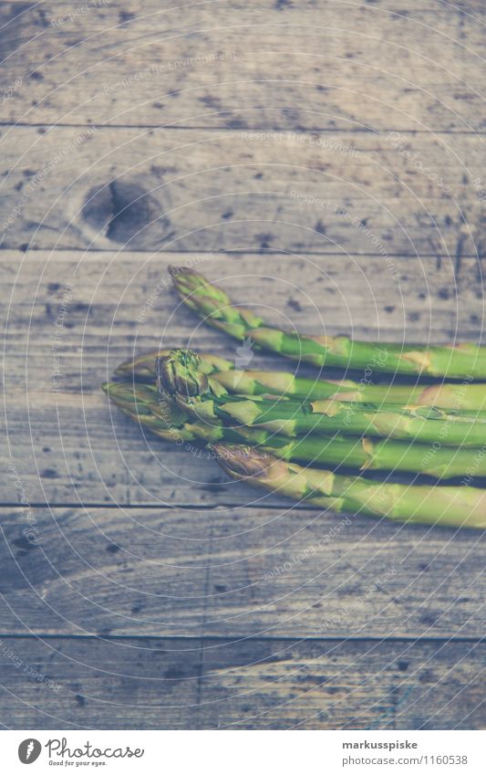 grüner spargel asparagus Gemüse Bioprodukte Vegetarische Ernährung Slowfood Garten frisch Anbau agriculture Spargel bloom common controlled farming cultivation