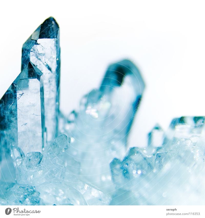 Bergkristall tiefquarz Quarz Prisma Alternativmedizin Medikament rein Reinheit durchsichtig Kristallstrukturen Kristalle Eiskristall Schneekristall Stein