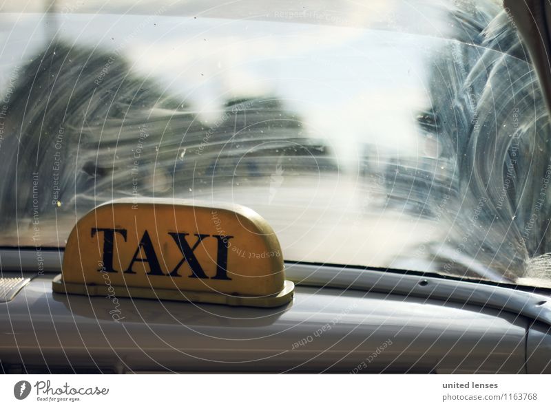FF# Taxi Taxi Kunst ästhetisch Taxifahrer Taxistand Fernweh Autofenster Schilder & Markierungen Farbfoto Innenaufnahme Experiment abstrakt Strukturen & Formen