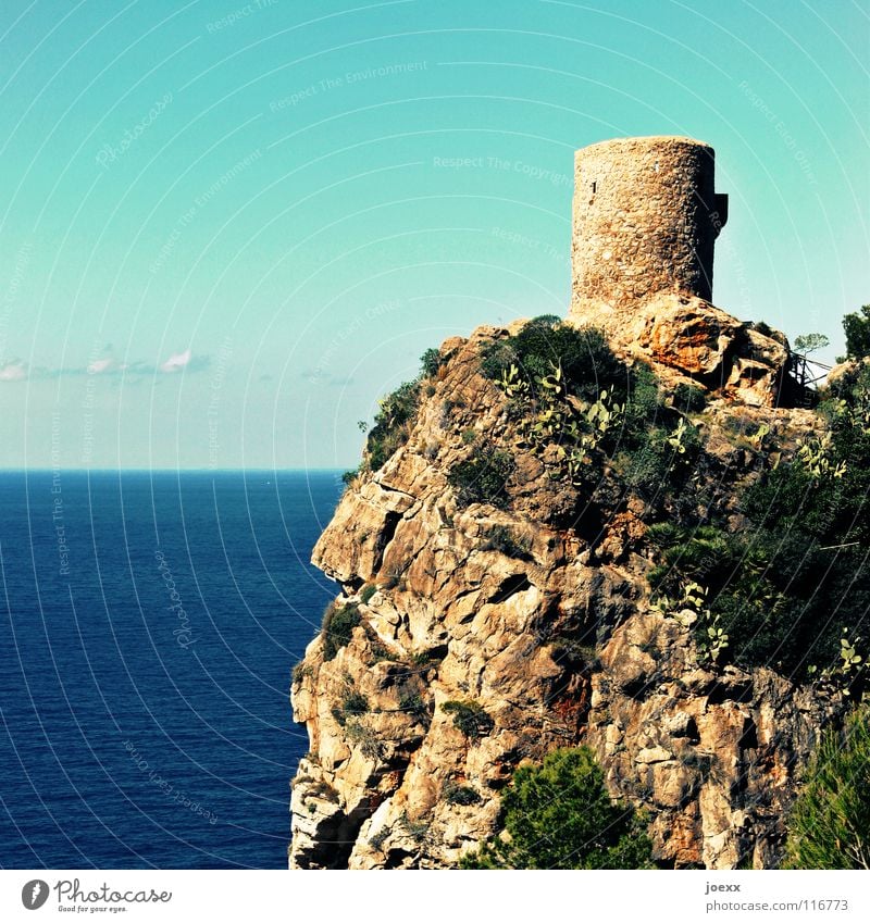 Rundschau Aussicht Blick Aussichtsturm Festung Mallorca Meer Posten Ruine rund See Suche tief Tourismus Überwachung Ferien & Urlaub & Reisen Wachturm Burgturm