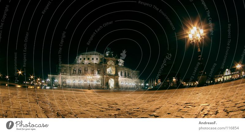 Dresden mal wieder. Sachsen Semperoper Panorama (Aussicht) Platz historisch Weitwinkel Fischauge Nacht Nachtaufnahme Laterne Beleuchtung Gebäude dunkel