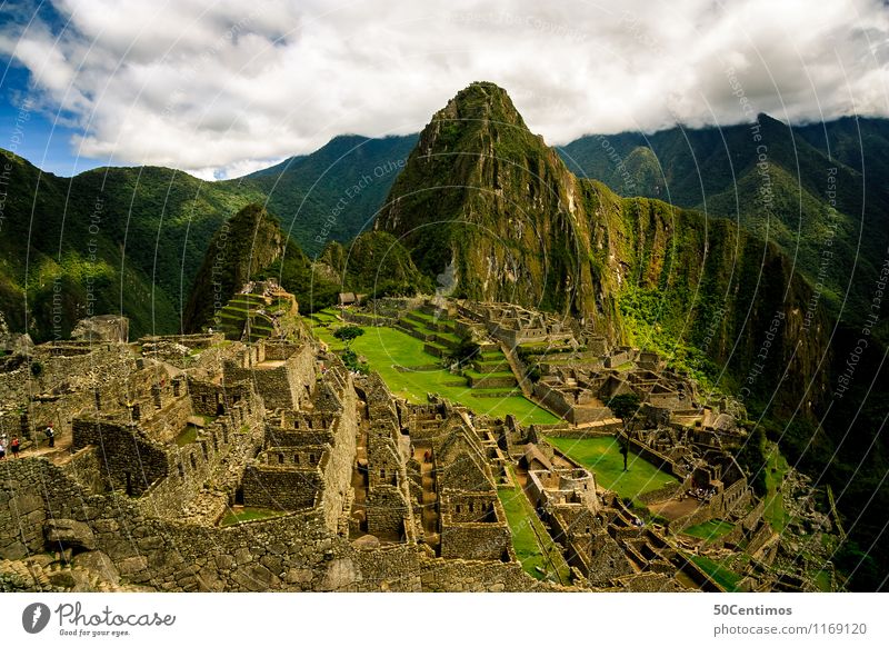 Die Inkastadt Machu Picchu Ferien & Urlaub & Reisen Tourismus Ausflug Abenteuer Ferne Freiheit Sightseeing Städtereise Berge u. Gebirge Wolken Wiese Wald Urwald