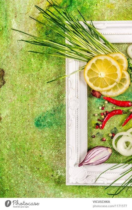 Frischer Schnittlauch mit Chili und Zitrone Lebensmittel Kräuter & Gewürze Ernährung Mittagessen Abendessen Bioprodukte Vegetarische Ernährung Diät Design