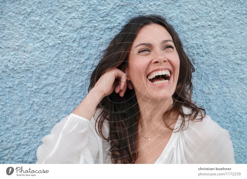Laughing Frau Erwachsene 1 Mensch 30-45 Jahre Künstler lachen authentisch Fröhlichkeit frisch Gesundheit Glück natürlich positiv Lebensfreude Frühlingsgefühle