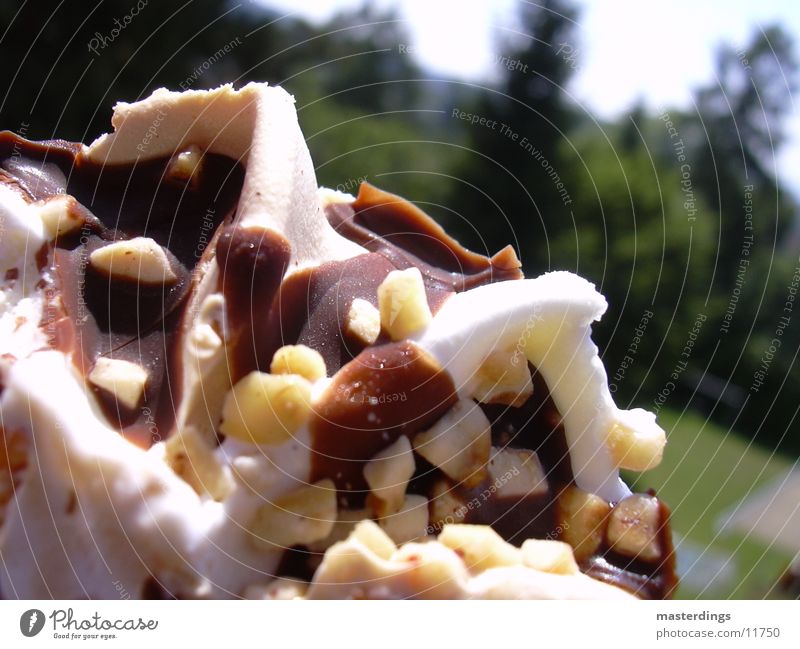 Aldi-Eis heiß Schokolade Waffel lecker süß Sommer Nuss knusprig Ernährung Kreme kalt bzw. heiss Vanille Crockant Eiswaffel Sahne