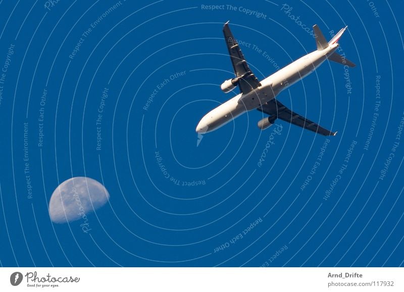 ... gleich knallt's ... Flugzeug Luft Himmel Luftverkehr Mond blau Schönes Wetter