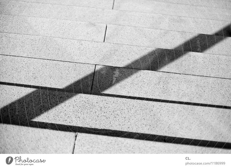 gegenbewegung Schönes Wetter Treppe Wege & Pfade Linie abwärts aufwärts Stein eckig Wachstum Ziel Schwarzweißfoto Außenaufnahme abstrakt Menschenleer Tag Licht
