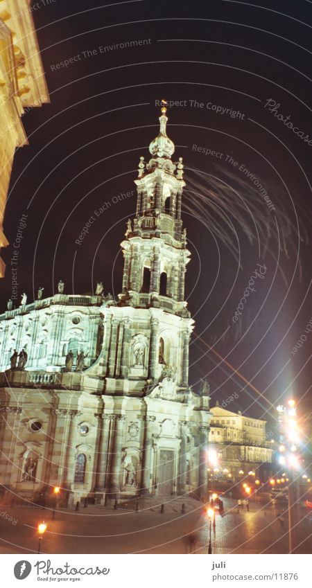 Kathetrale in Dresden Nacht Licht Langzeitbelichtung dunkel Gotteshäuser Religion & Glaube