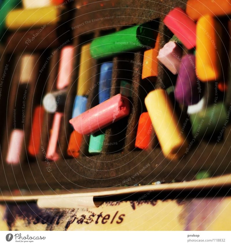 Regenbogenstückchen Pastellton mehrfarbig Farbkasten Kunst Handwerk Wachs Farbmittel Papier fixieren Verschiedenheit Farbton Kiste Verpackung Witz Freude Farbe