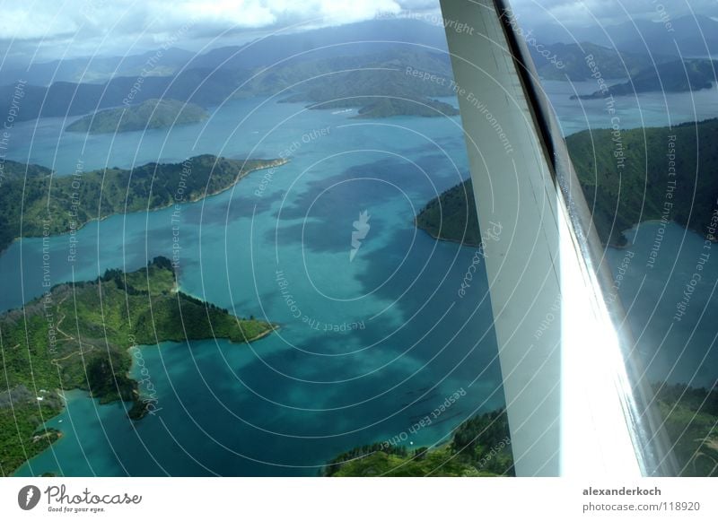 Abgehoben Tropisch Flugzeug Luft Meer türkis Ferien & Urlaub & Reisen Tragfläche schimmern Neuseeland fliegen Insel Fjord blau picton cook strait