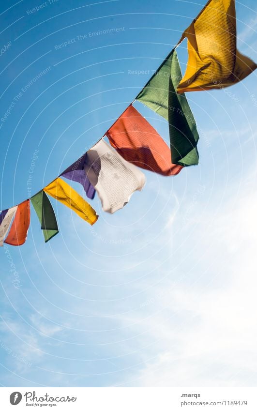 Wimpel Wolkenloser Himmel Schönes Wetter Fahne Gebetsfahnen hängen frei mehrfarbig Buddhismus Religion & Glaube Farbfoto Außenaufnahme Menschenleer