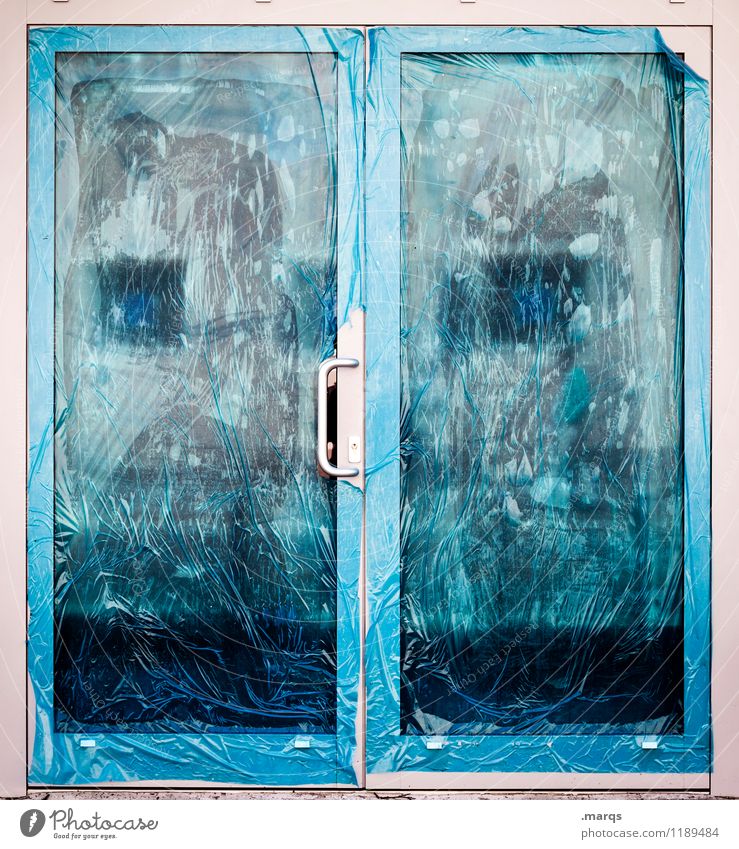 Neueröffnung Tür Metall Kunststoff neu blau Beginn Eingangstür Eröffnung geschlossen Neubau Farbfoto Außenaufnahme Strukturen & Formen Menschenleer