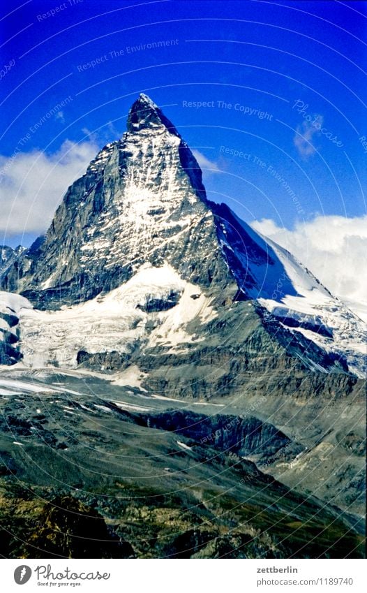 Schweiz (5) Matterhorn Eiger Berge u. Gebirge Hochgebirge Felsen massiv Ferne Nebel Dunst Ferien & Urlaub & Reisen Reisefotografie Tourismus Alpen karg