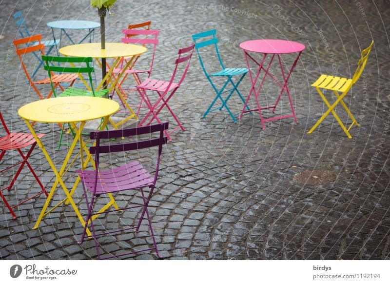 Straßencafe Stil Freizeit & Hobby Gastronomie Altstadt ästhetisch außergewöhnlich Freundlichkeit positiv schön mehrfarbig gelb violett rosa rot türkis