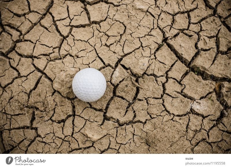 Handicap Freizeit & Hobby Spielen Minigolf Sport Golf Ball Golfplatz Natur Erde Dürre Wüste klein rund trocken braun weiß Einsamkeit Frustration Misserfolg