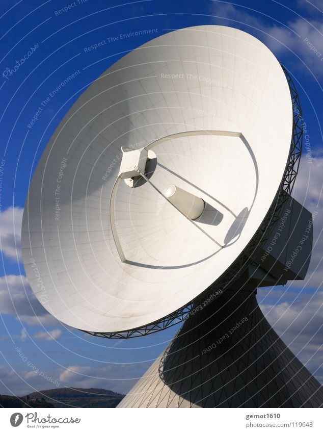 Contact senden Sendgericht hören live Datenübertragung Suche finden Satellitenantenne Fernsehen Radioteleskop Teleskop High-Tech Funktechnik Wissenschaften