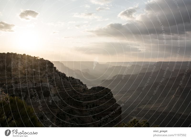 Ein Hauch von Nichts ... Natur Landschaft Luft Himmel Horizont Felsen Berge u. Gebirge Schlucht Grand Canyon träumen außergewöhnlich groß Unendlichkeit hoch