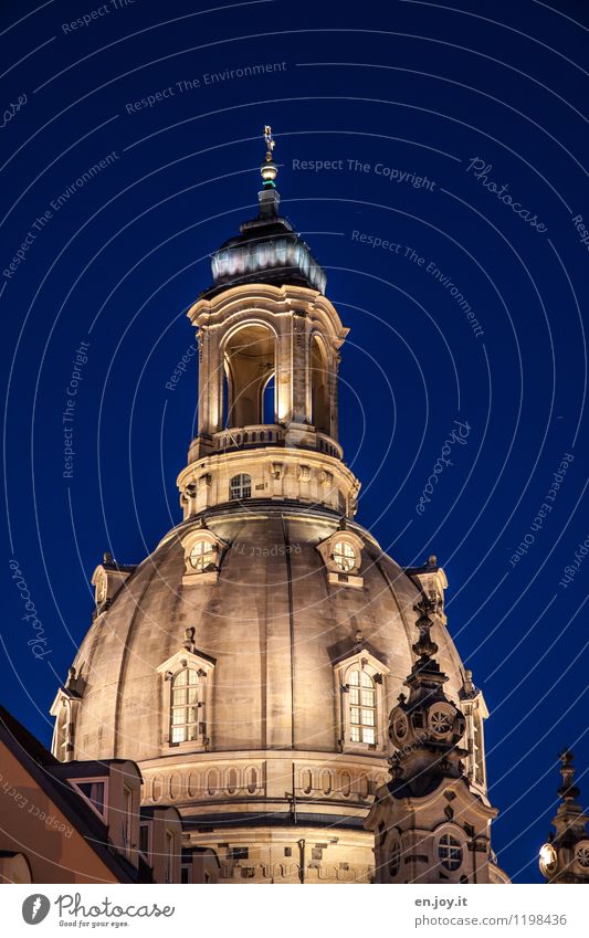 geschichtsträchtig Ferien & Urlaub & Reisen Tourismus Sightseeing Städtereise Nachthimmel Dresden Sachsen Deutschland Kirche Turm Gebäude Kuppeldach