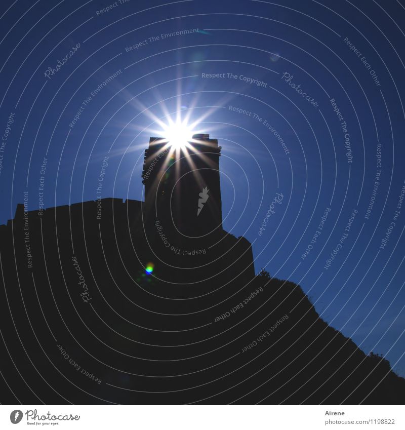 Spot an - für Blümchen zum Geburtstag! Sizilien Italien Burg oder Schloss Ruine Turm Burgmauer Sehenswürdigkeit Stern (Symbol) Lichtstrahl leuchten dunkel