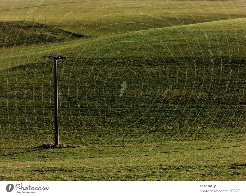 fras-gläche Wiese Gras Strommast grün harmonisch ruhig Hügel Landwirtschaft Luftverkehr Linie voralpen