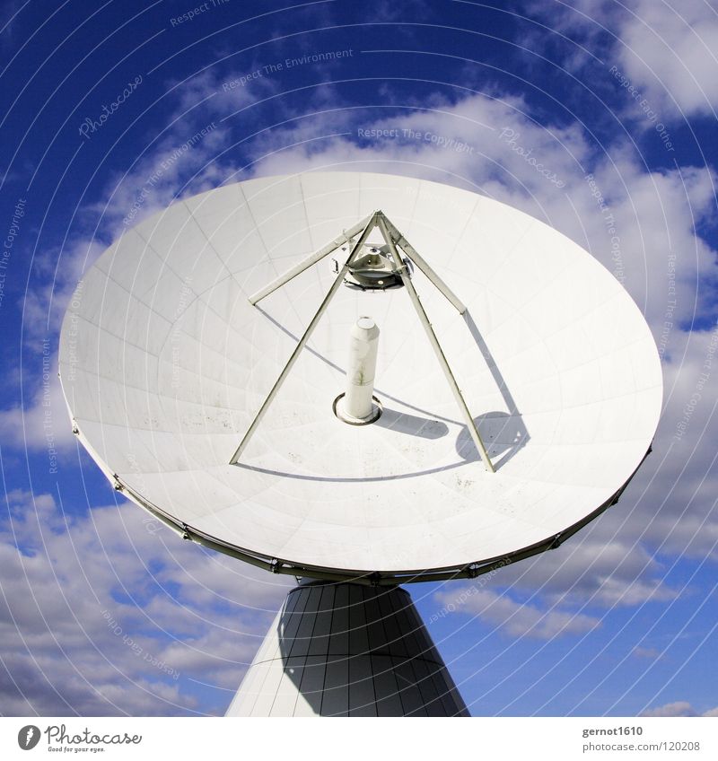 Galactica senden Sendgericht hören live Datenübertragung Suche finden Satellitenantenne Fernsehen Radioteleskop Teleskop High-Tech Funktechnik Wissenschaften