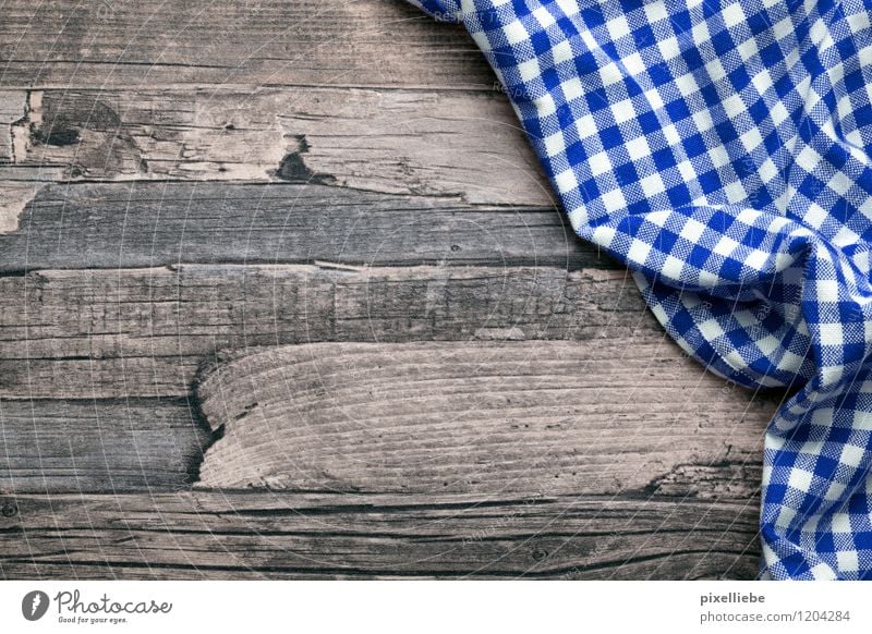 Holz Hintergrund mit Tischdecke Wohnung Dekoration & Verzierung Schreibtisch Küche Restaurant Essen Gastronomie blau braun weiß rustikal Oktoberfest Tischwäsche