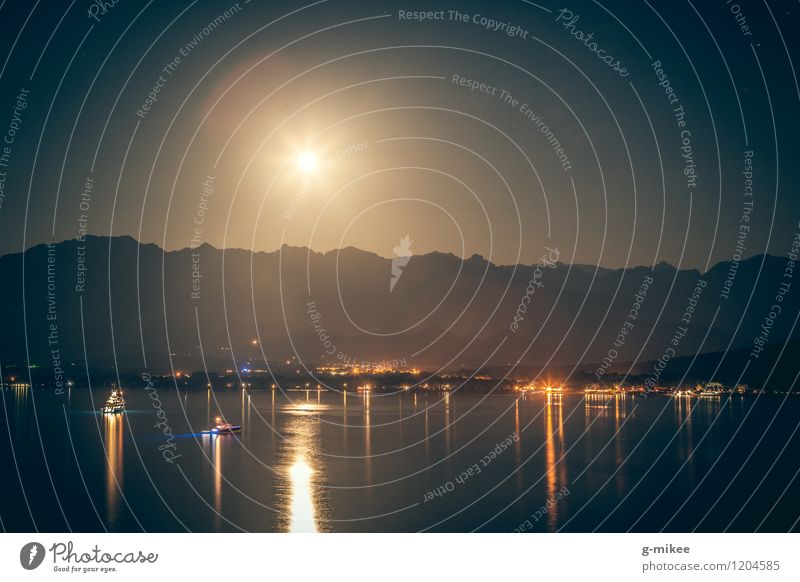 Mondschein Landschaft Wasser Himmel Berge u. Gebirge Bucht Meer dunkel Licht Wasserfahrzeug Nacht Mittelmeer Silhouette ruhig Farbfoto Außenaufnahme
