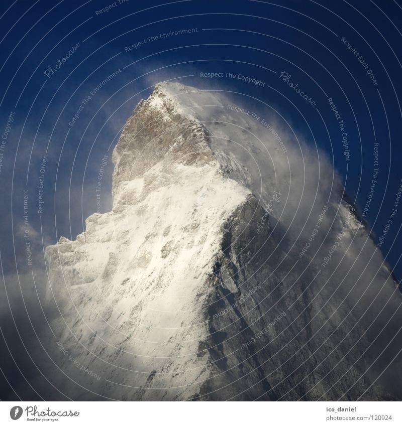 zuckerwatte? Kanton Wallis Schweiz weiß Wolken Nebel grau Stimmung Zermatt Gipfel Morgen Aussicht wandern Europa Tourismus Prospekt Himmel Matterhorn
