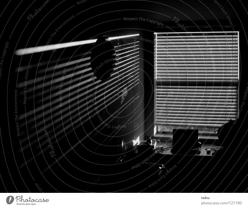 STRIPES I Licht Streifen Raum Wand Lampe aufwachen Schwarzweißfoto chch sun Schatten living space modern Morgen Schreibtisch ...