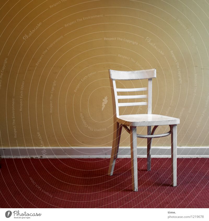 white chair Häusliches Leben Wohnung Innenarchitektur Möbel Stuhl Raum Teppich Wand Absatzkante stehen einfach dünn weiß Ausdauer standhaft bescheiden