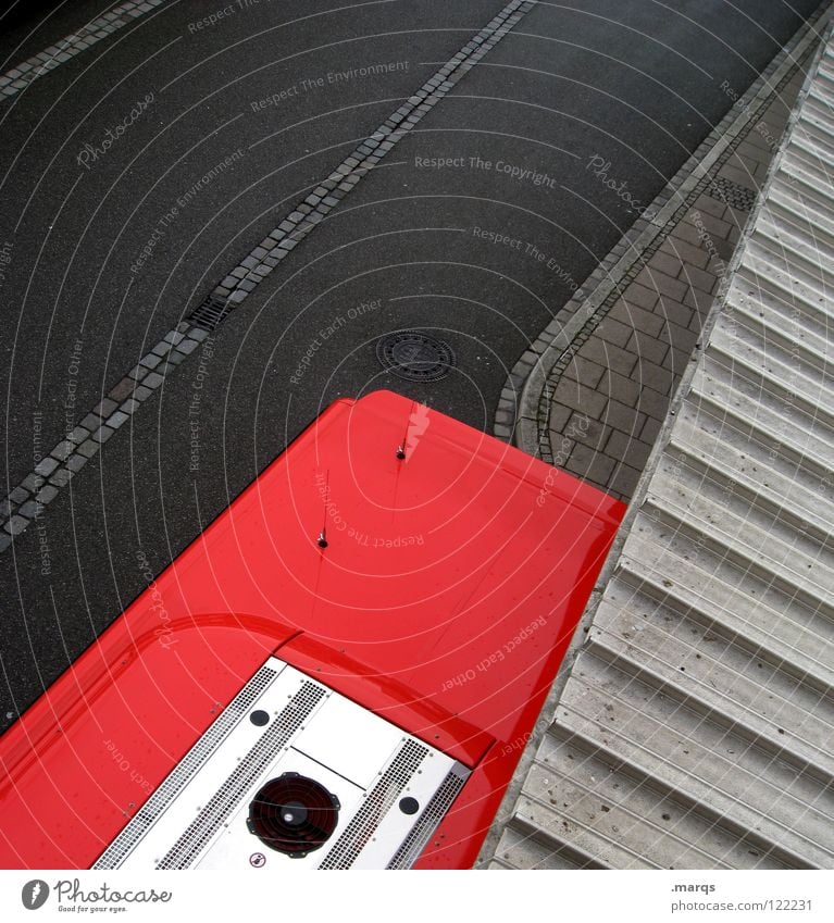 Ansichtssache II dunkel Bürgersteig Asphalt stoppen parken Parkplatz Straßenverkehrsordnung abstrakt schwarz grau rot Dach Gully Flugzeug Fluchtpunkt Geometrie