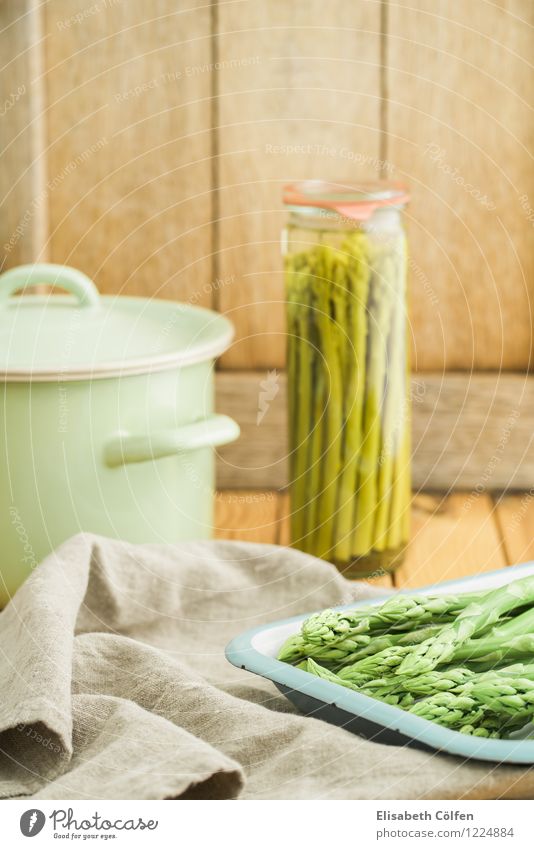 Grünen Spargel einwecken Gemüse Teller Topf Holz frisch grün Grünspargel Einmachglas grüner Spargel konservieren konserviert Zutaten kochen & garen Essen
