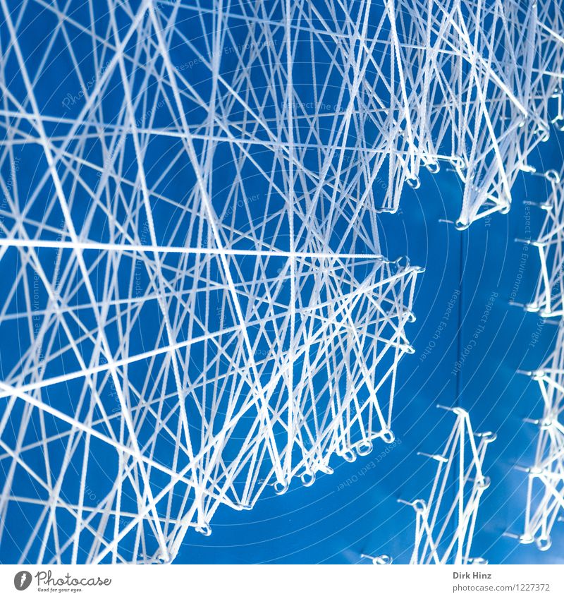 Network Zeichen Kreuz Linie Schnur Knoten Netz Netzwerk Unendlichkeit blau weiß Partnerschaft Business Design Kommunizieren komplex Problemlösung Ordnung