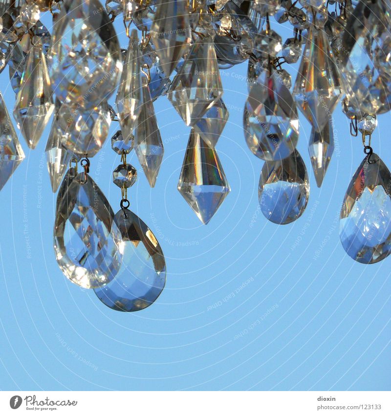 Flohmarktjuwelen #1 Kronleuchter Schmuck Edelstein Diamant brilliant Kostbarkeit teuer Fälschung glänzend Kunst Kunsthandwerk Glas Schatz Kristallstrukturen