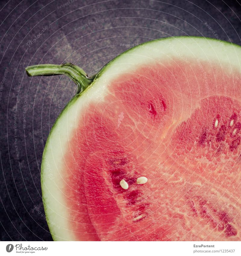 foodography Lebensmittel Frucht Ernährung Vegetarische Ernährung rot Erfrischung Hälfte Melonen Kerne Stengel Fruchtfleisch Gesundheit Farbfoto Gedeckte Farben