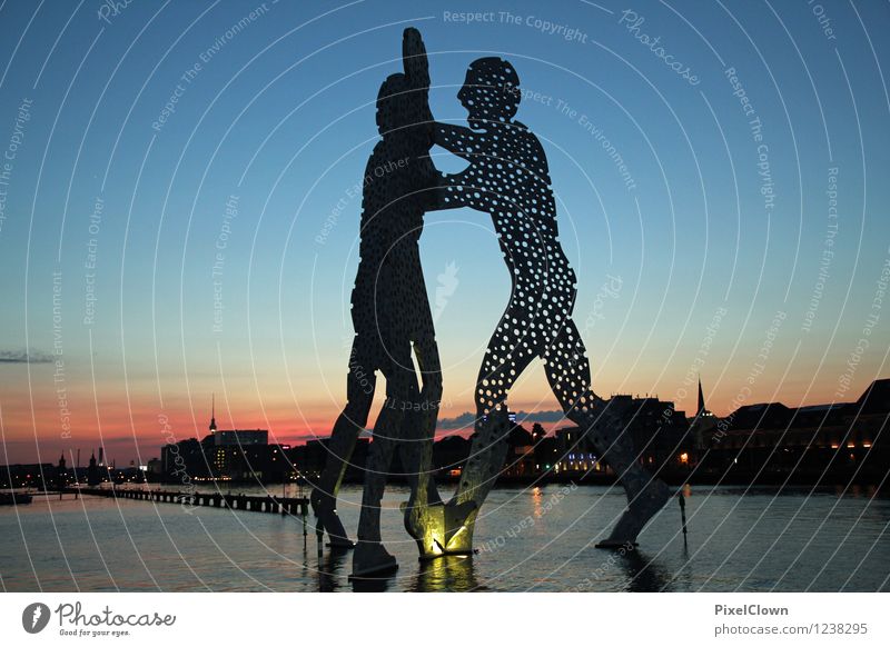 Molecule Man Berlin Lifestyle Stil Ferien & Urlaub & Reisen Tourismus Städtereise Nachtleben ausgehen Kunst Kunstwerk Skulptur Sonnenaufgang Sonnenuntergang