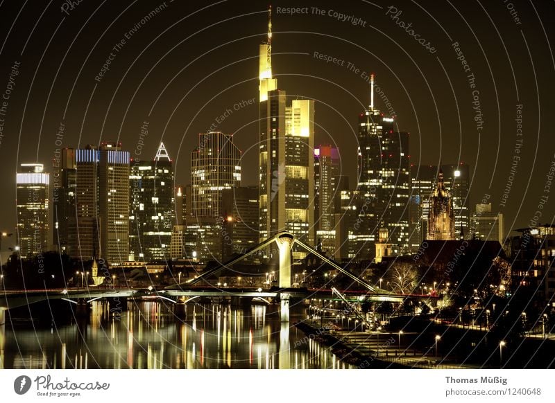 Frankfurt bei Nacht Stadt Stadtzentrum Skyline Hochhaus Ferien & Urlaub & Reisen Perspektive Bankenviertel downtown frankfurt Financial District flößerbrücke