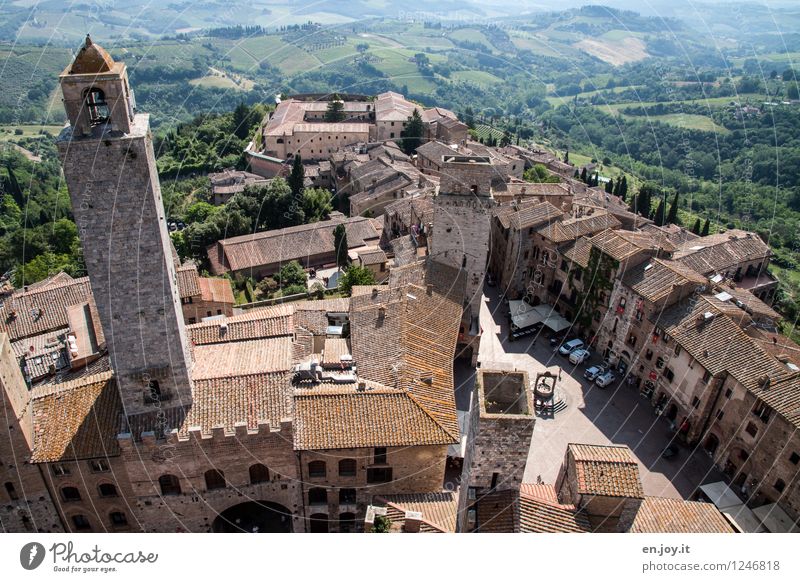 San Gimignano Ferien & Urlaub & Reisen Tourismus Ausflug Ferne Sightseeing Städtereise Sommer Sommerurlaub Umwelt Landschaft Feld Wald Toskana Italien
