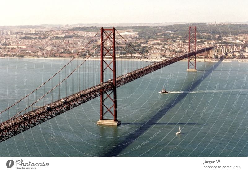 Lisboa Tejo Lissabon Europa Portugal Ferien & Urlaub & Reisen Sommer Brücke Wasser bridge water journey vacation