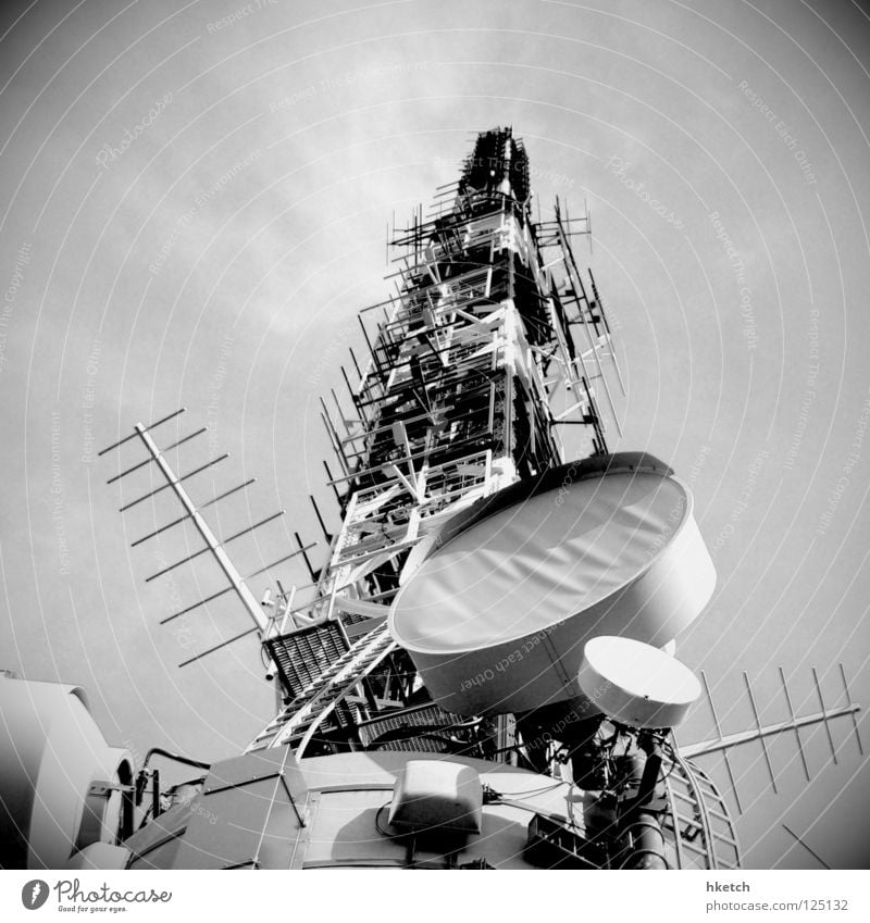 I'm the Antenna, catching vibration Antenne Sender senden Deutsche Telekom Überwachung Überwachungsstaat überwachen spionieren Ministerium für Staatssicherheit