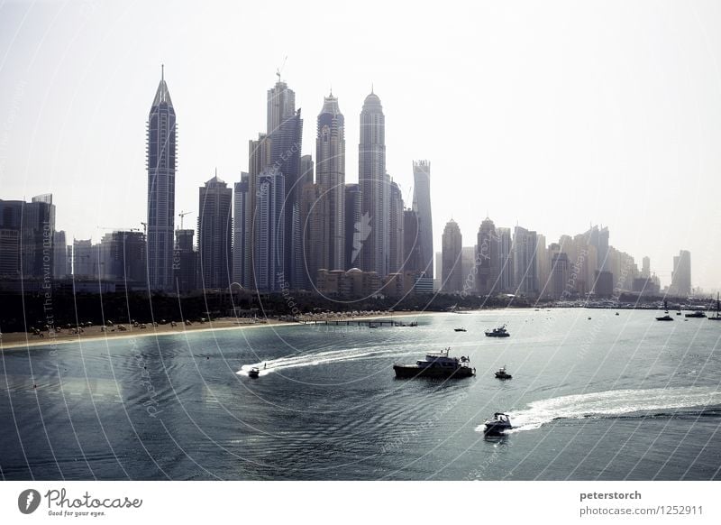 Skyline Ferien & Urlaub & Reisen Tourismus Städtereise Wasserski Himmel Küste Dubai Marina Hauptstadt Hochhaus Sportboot Jacht außergewöhnlich gigantisch