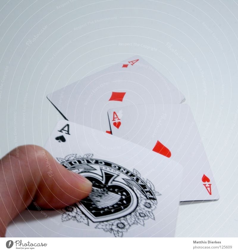 AAA Spielkarte Ass Glücksspiel Poker Rückseite Eisenbahn Lotterie Zufall zufällig ungewiss betrügen Drogenhandel Pokerface Spielkasino Skat Spielen Spieler