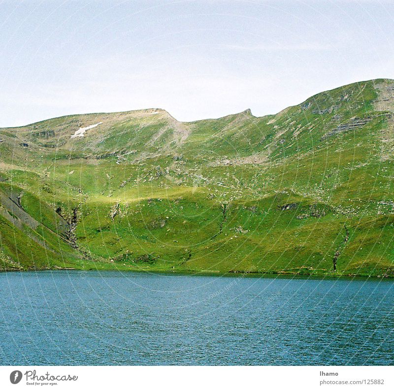 Es grünt so Grün Wiese Sommer See Berner Oberland wandern Grindelwald Schweiz Berge u. Gebirge Alm Alpkäse Sennhütte blau hoch Hagel Neigung
