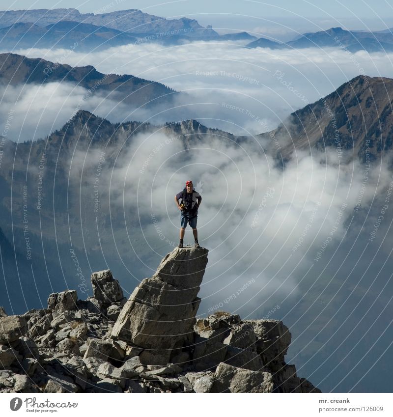 on air! Gipfel besteigen Top Luft Nebel Nebelmeer Schweiz springen Wolken Berge u. Gebirge retten mountain Klettern aplen king krete stieg swiss freitheit free