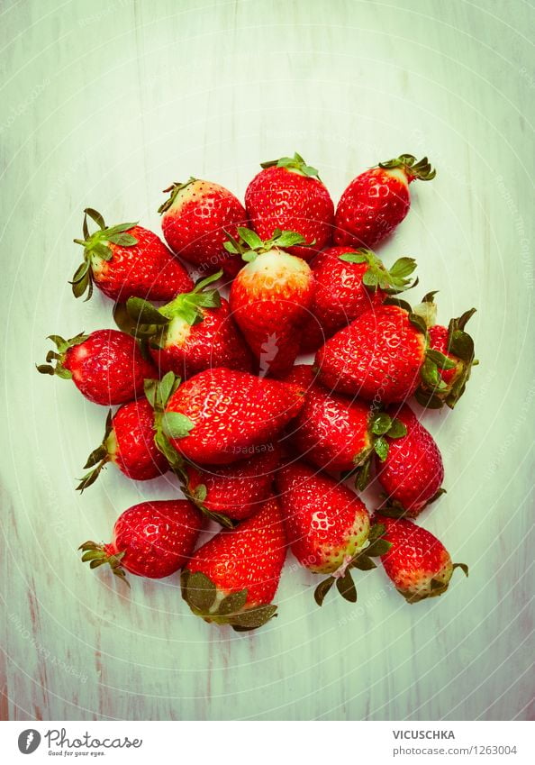 Erdbeeren Lebensmittel Frucht Dessert Ernährung Bioprodukte Vegetarische Ernährung Diät Stil Design Gesunde Ernährung Sommer Garten Tisch Natur Vitamin