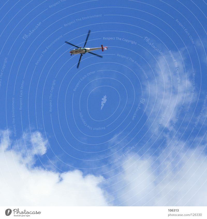 KURZ NACH DEM ABSPRUNG Hubschrauber Rettungshubschrauber Fallschirmspringen Arzt Luft Himmel Spielzeug Absturz Desaster rotieren Propeller Sanitäter Wolken
