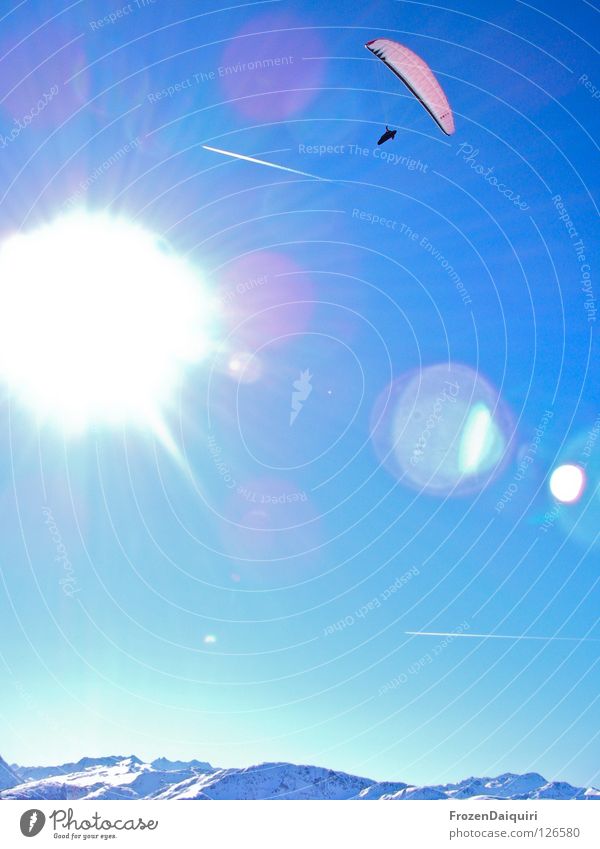 paraglider 3 Fallschirm Flugsportarten Kondensstreifen Reflexion & Spiegelung Gleitschirmfliegen rot Sonnenstrahlen Strahlung Bundesland Tirol
