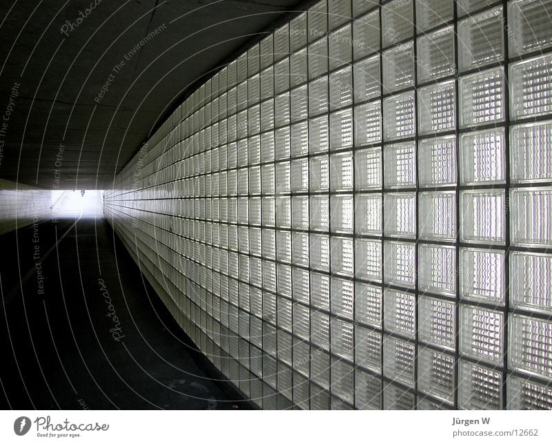 Licht am Ende des Tunnels Glasbaustein Ausgang Architektur Strukturen & Formen hell light glass components exit brightly structure