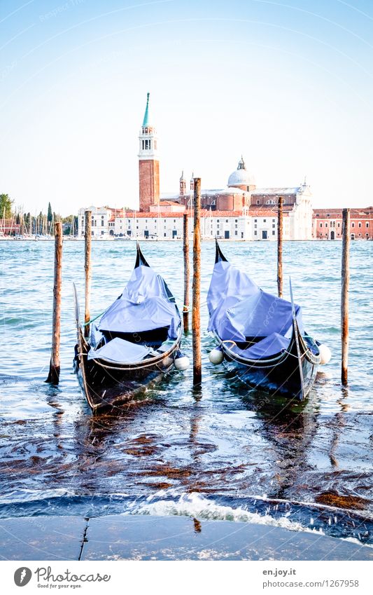 blö Ferien & Urlaub & Reisen Tourismus Sightseeing Städtereise Sommer Sommerurlaub Meer Wolkenloser Himmel Mittelmeer Kanal Venedig Italien Stadt Kirche Hafen