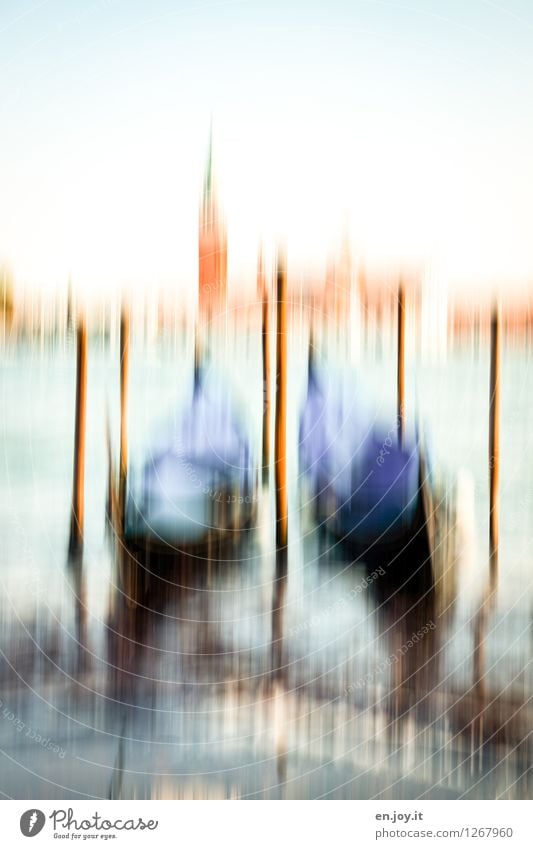 Effizienz Ferien & Urlaub & Reisen Tourismus Sightseeing Städtereise Sommer Sommerurlaub Wolkenloser Himmel Meer Mittelmeer Venedig Italien Kirche Hafen Turm
